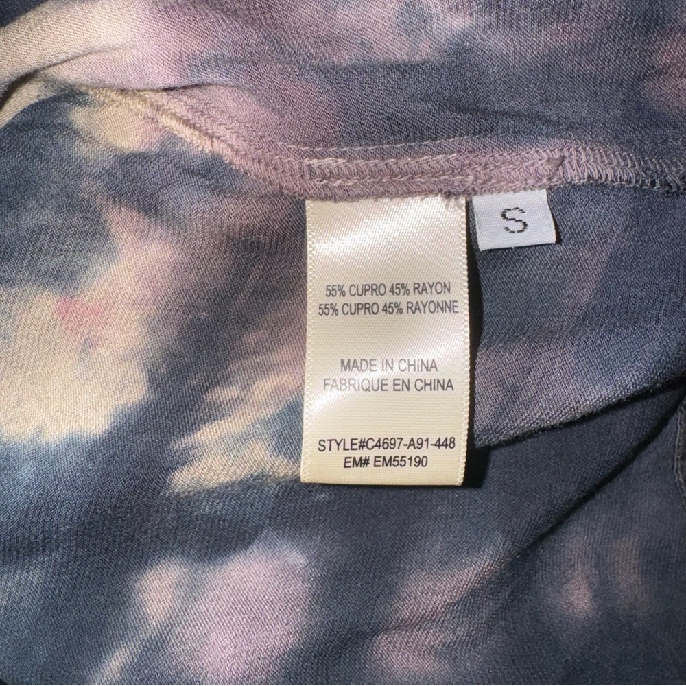 🌟 Cloth & Stone Tie Dye Mock Neck Smocked Cuff Top Size Small - Size S 🌟 - Picture 7 of 7